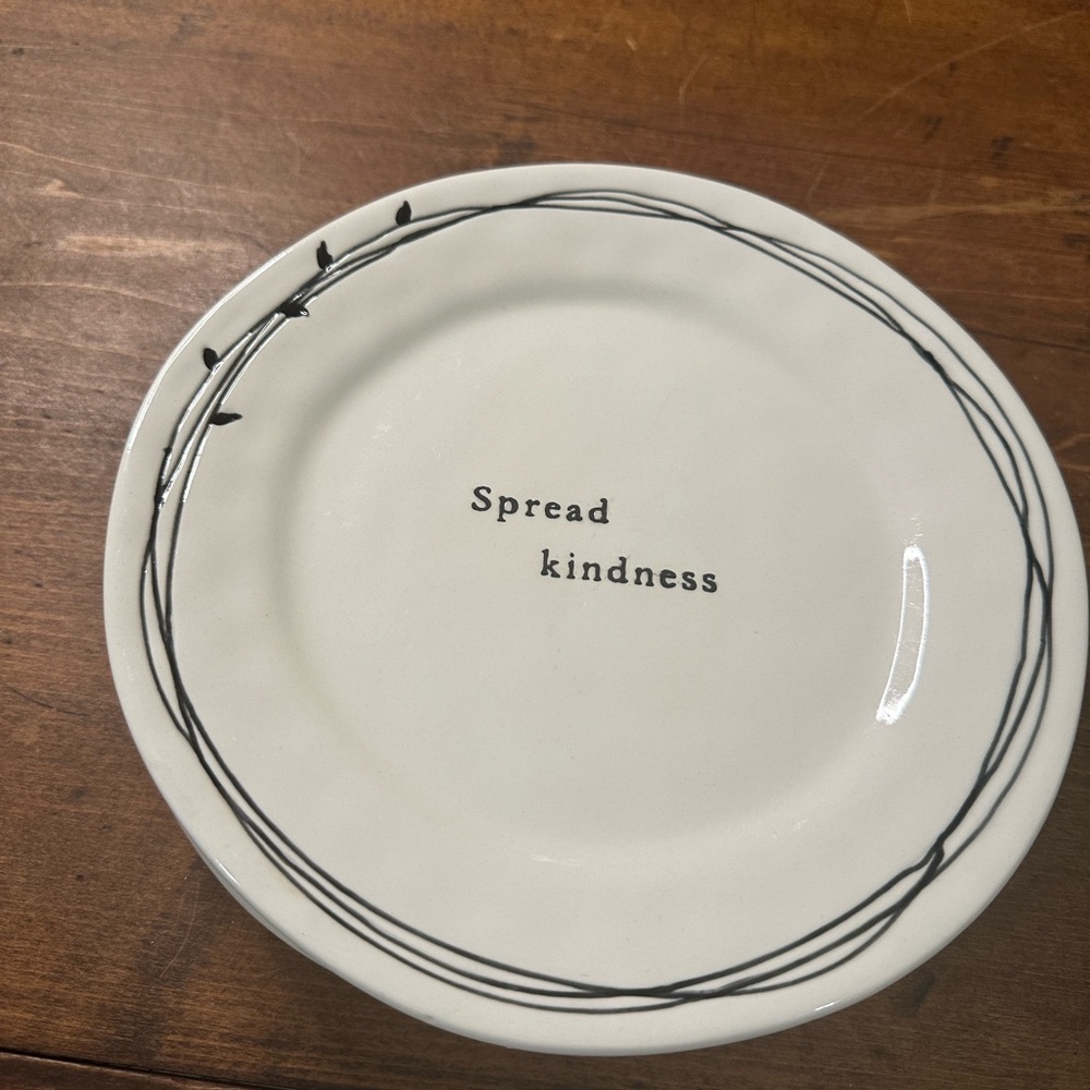 Demdaco Set of 4 White Ceramic Stoneware Plate Set Glossy Black and White - Picture 2 of 7